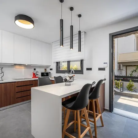 Levander Luxury Apartment Asgourou
